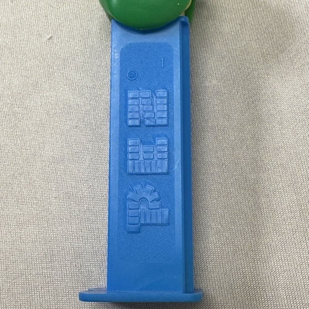 Pez Despenser Chick In Green Egg W/ Red Hat Footed Blue Vintage - Picture 6 of 6